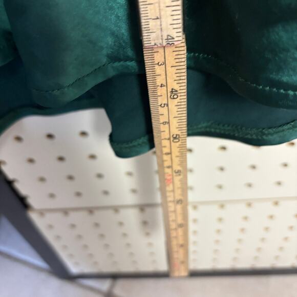 NWT Saints + Secrets Emerald Green Satin Front Slit Twist Back Midi Dress XS - Picture 7 of 7